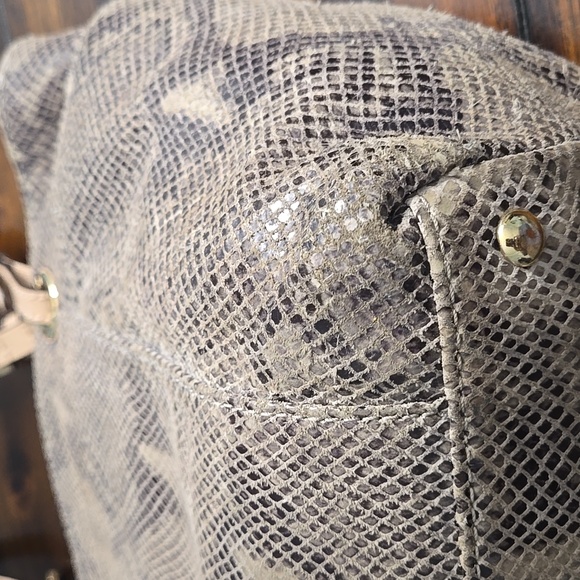 MICHAEL KORS Jet Set Tote Python Print - Picture 12 of 16